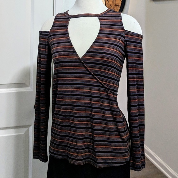 ANTHROPOLOGIE Harlow & Graham Cold Shoulder Top ~ NWT - Picture 2 of 6